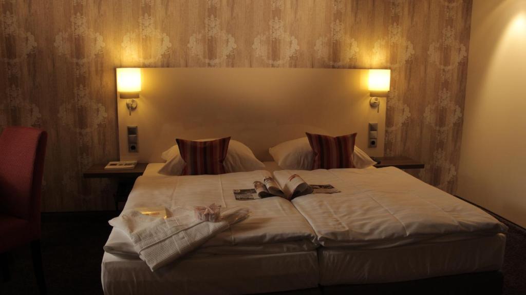 Romantisches Hotel Menzhausen Uslar Zimmer foto
